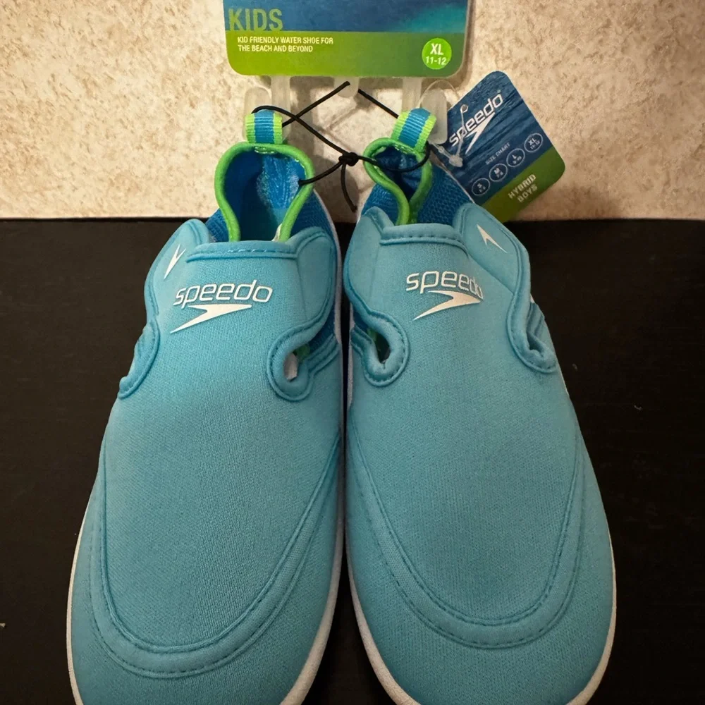 Get ready for SUMMER Speedo Kids Water Shoes - Aqua Blue XL Size 11-12